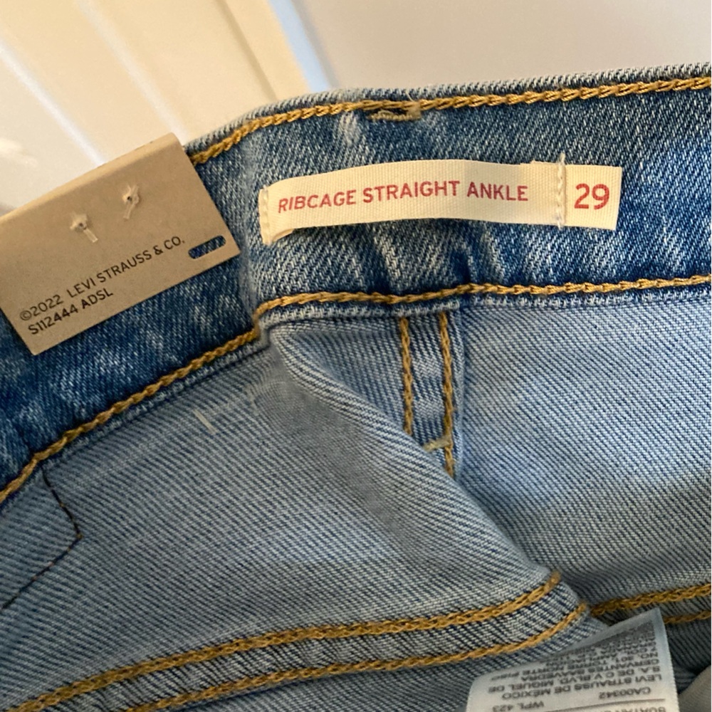 Levi’s NWT Ribcage Straight Ankle Jeans SIZE 29 - Picture 7 of 7
